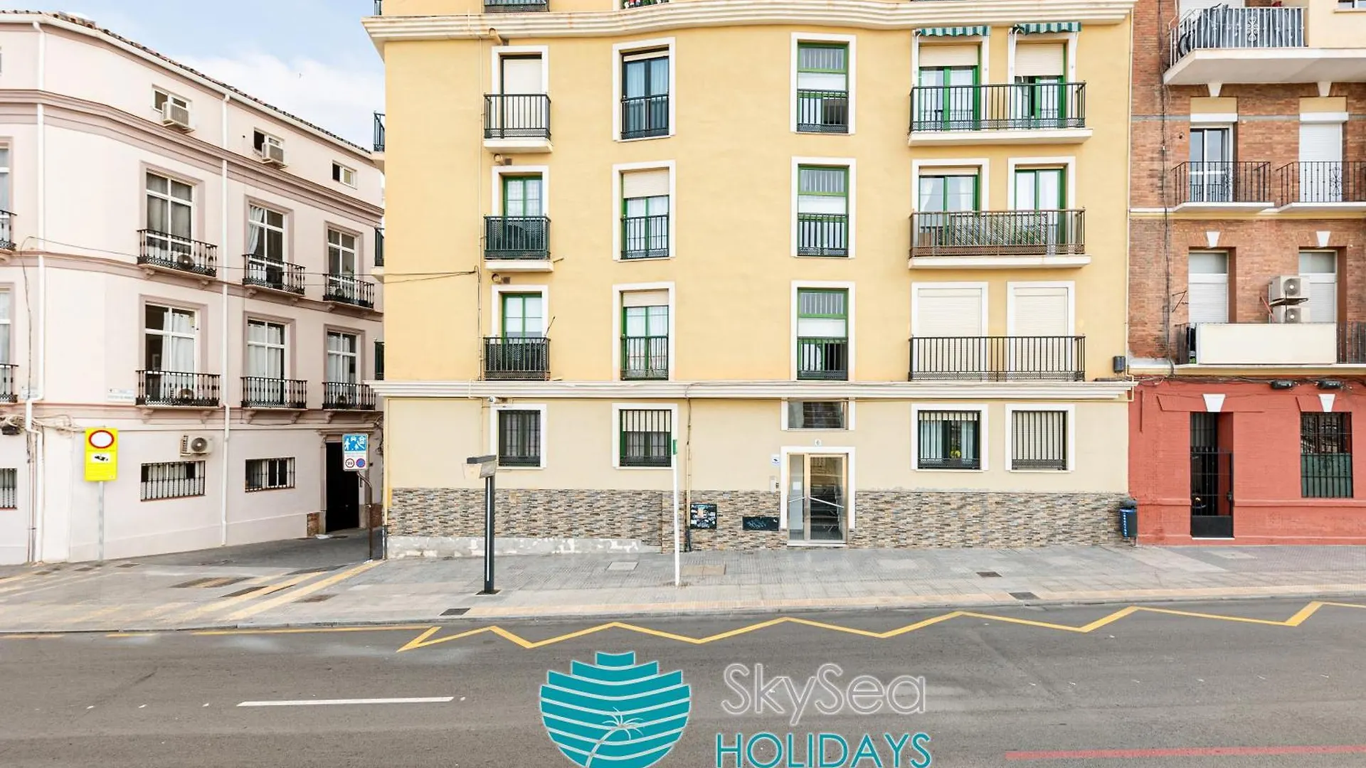 Skysea Holidays Malaga Centro Frente Al Rio Spain