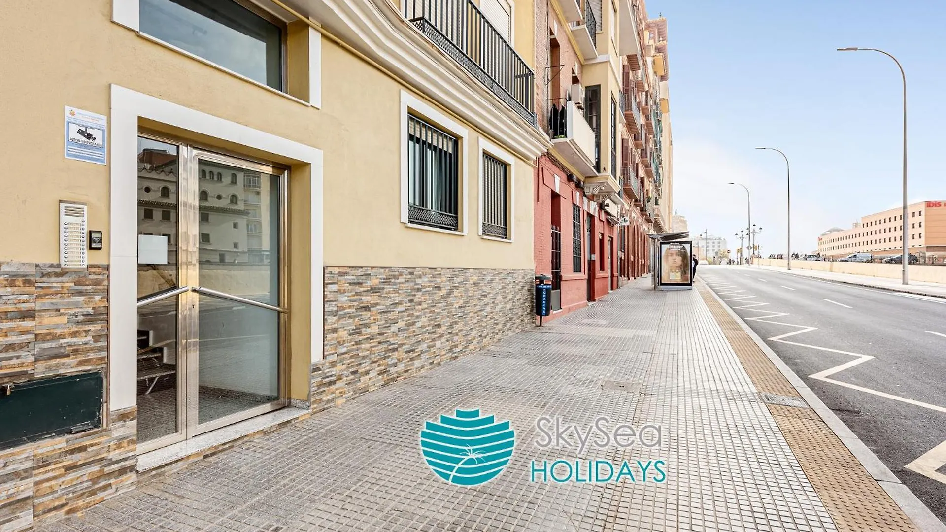 Skysea Holidays Malaga Centro Frente Al Rio